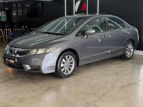 HONDA CIVIC 1.8 EXS 16V FLEX 4P AUTOMÁTICO HONDA CIVIC 1.8 EXS 16V FLEX 4P AUTOMÁTICO
